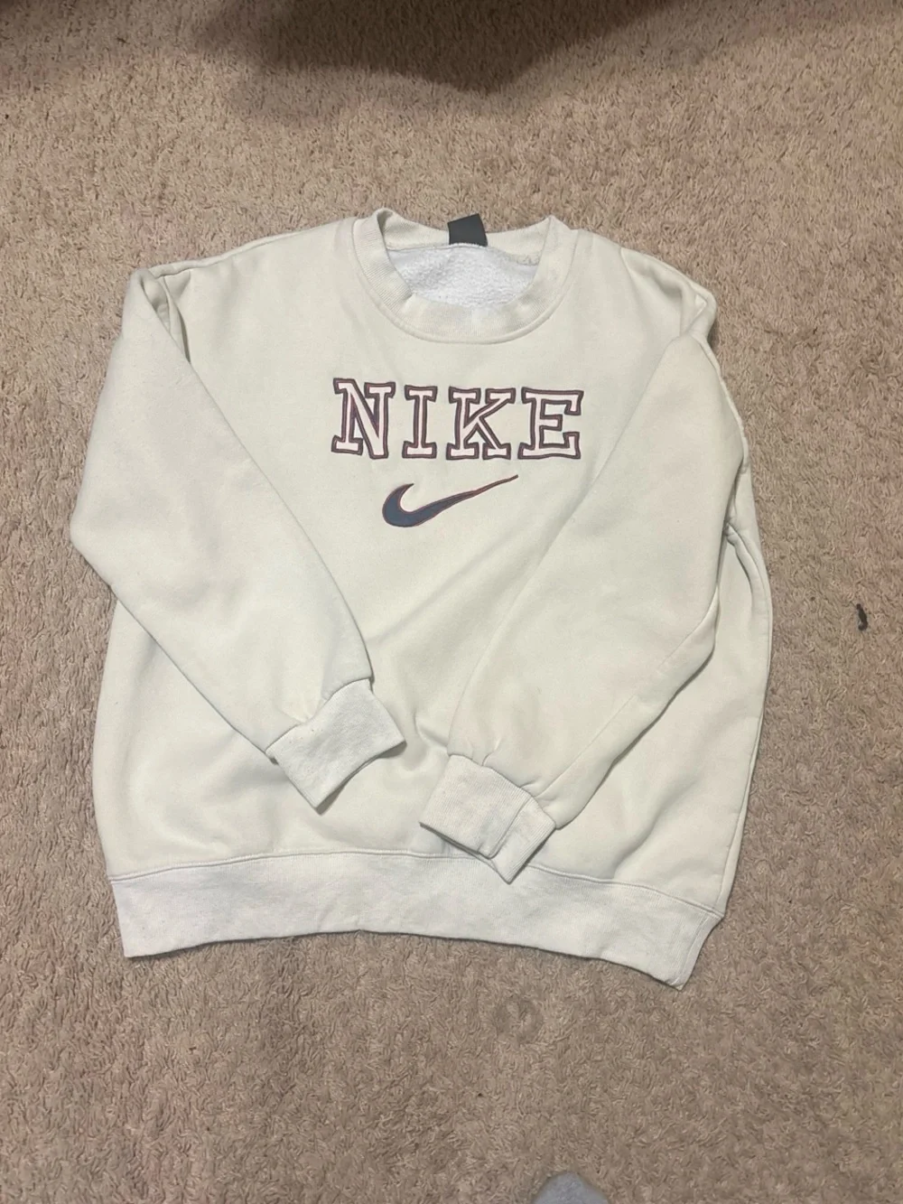 Nike Crewneck Sweatshirt in Off-White with Maroon Logo